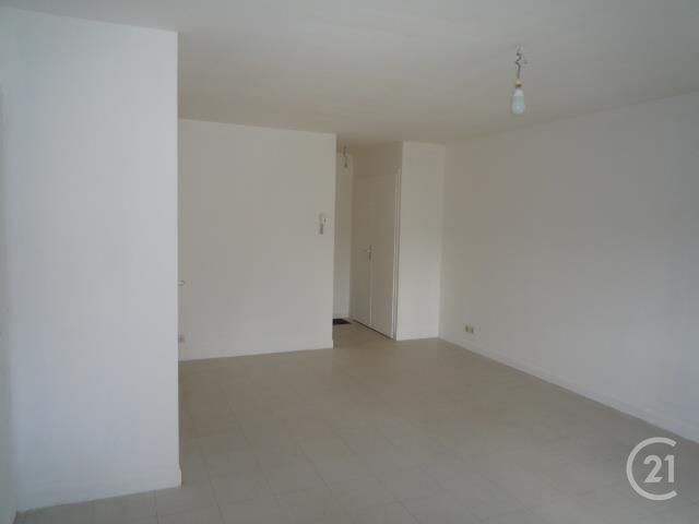 Afficher la photo en grand Studio à louer - 1 pièce - 31.0 m2 - ROMORANTIN LANTHENAY - 41 - CENTRE - Century 21 Sologne Immobilier