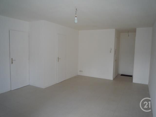 Afficher la photo en grand Studio à louer - 1 pièce - 31.0 m2 - ROMORANTIN LANTHENAY - 41 - CENTRE - Century 21 Sologne Immobilier