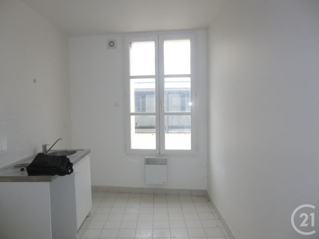 Afficher la photo en grand Appartement F3 à louer - 4 pièces - 60.11 m2 - ROMORANTIN LANTHENAY - 41 - CENTRE - Century 21 Sologne Immobilier