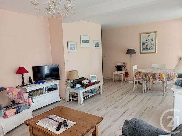 Afficher la photo en grand Appartement F4 à louer - 3 pièces - 76.72 m2 - ROMORANTIN LANTHENAY - 41 - CENTRE - Century 21 Sologne Immobilier