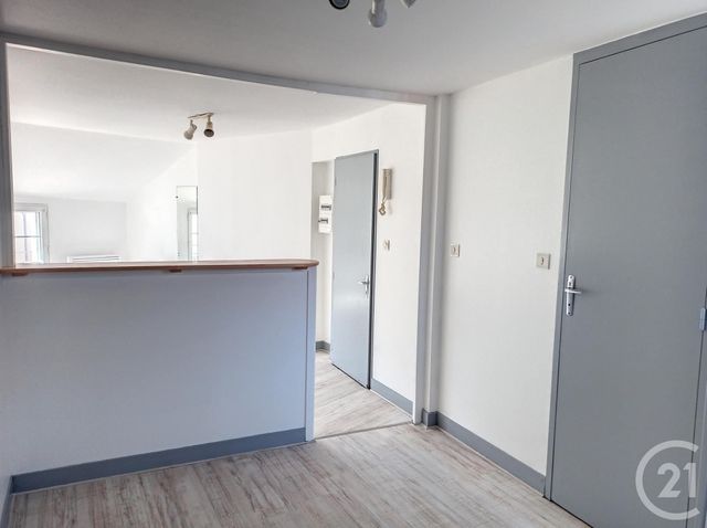 Afficher la photo en grand Appartement Studio à louer - 1 pièce - 22.0 m2 - ROMORANTIN LANTHENAY - 41 - CENTRE - Century 21 Sologne Immobilier