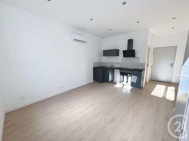 Afficher la photo en grand Appartement à louer - 3 pièces - 40.0 m2 - ROMORANTIN LANTHENAY - 41 - CENTRE - Century 21 Sologne Immobilier