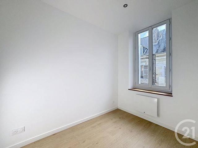 Afficher la photo en grand Appartement à louer - 3 pièces - 40.0 m2 - ROMORANTIN LANTHENAY - 41 - CENTRE - Century 21 Sologne Immobilier