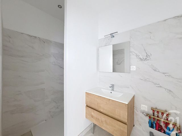 Afficher la photo en grand Appartement à louer - 3 pièces - 40.0 m2 - ROMORANTIN LANTHENAY - 41 - CENTRE - Century 21 Sologne Immobilier