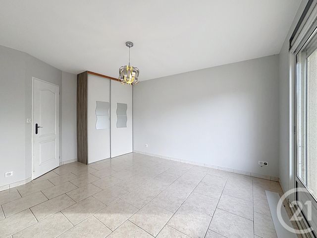 maison à louer - 6 pièces - 225.0 m2 - GIEVRES - 41 - CENTRE - Century 21 Sologne Immobilier