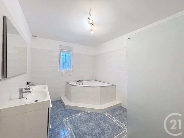 maison à louer - 6 pièces - 225.0 m2 - GIEVRES - 41 - CENTRE - Century 21 Sologne Immobilier